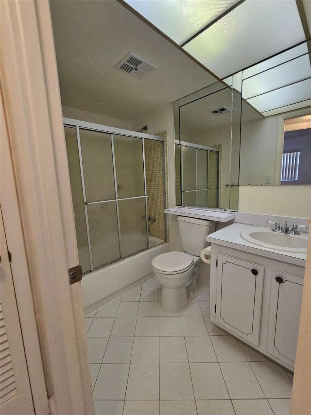 3051 Sunrise Lakes Drive, Unit 203, Fort Lauderdale, FL 33322 Photo