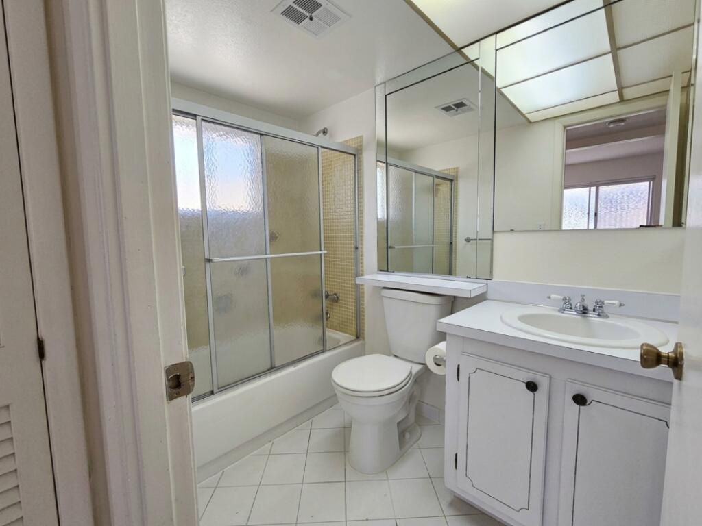 3051 Sunrise Lakes Drive, Unit 203, Fort Lauderdale, FL 33322 Photo