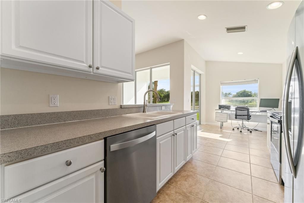 2476 Belleville Ct, Cape Coral, FL 33991 Photo