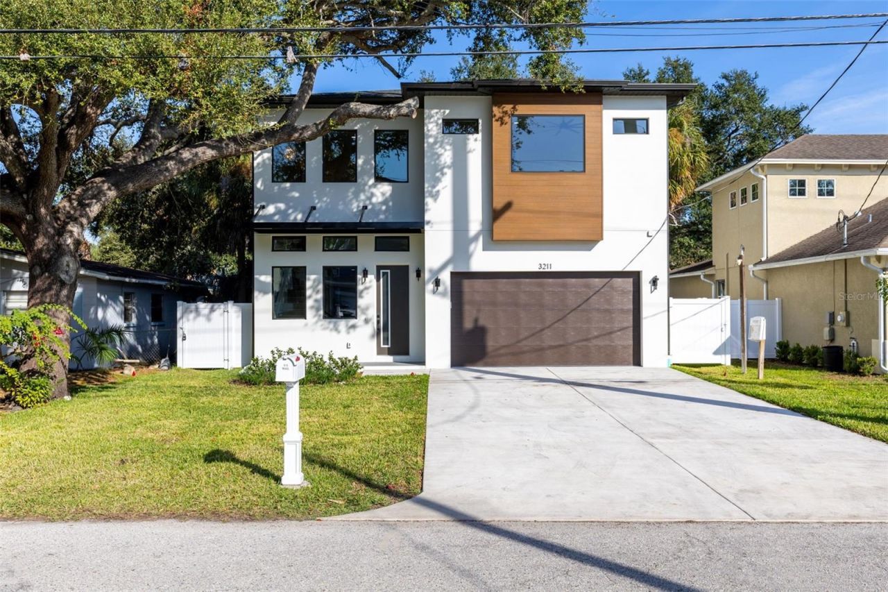 3211 W Ballast Point Boulevard, Tampa, FL 33611 Main Photo