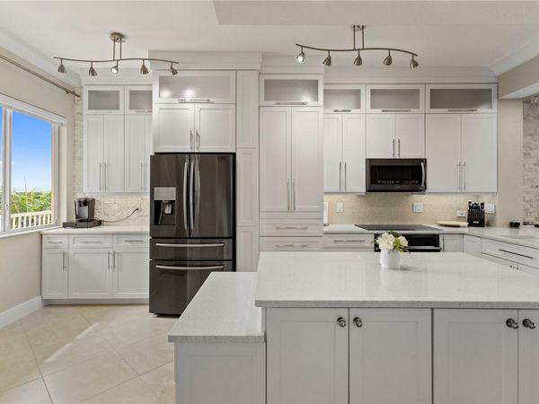 3500 Oaks Clubhouse Dr, Unit 505, Pompano Beach, FL 33069