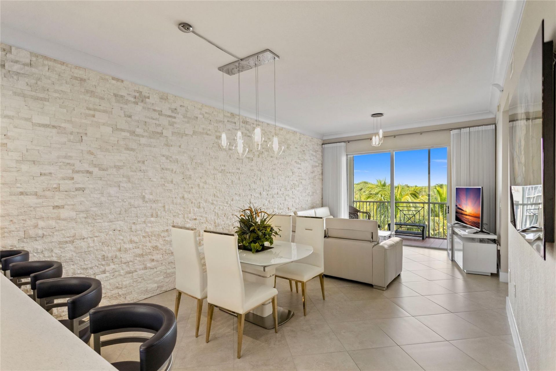 3500 Oaks Clubhouse Dr, Unit 505, Pompano Beach, FL 33069 Photo