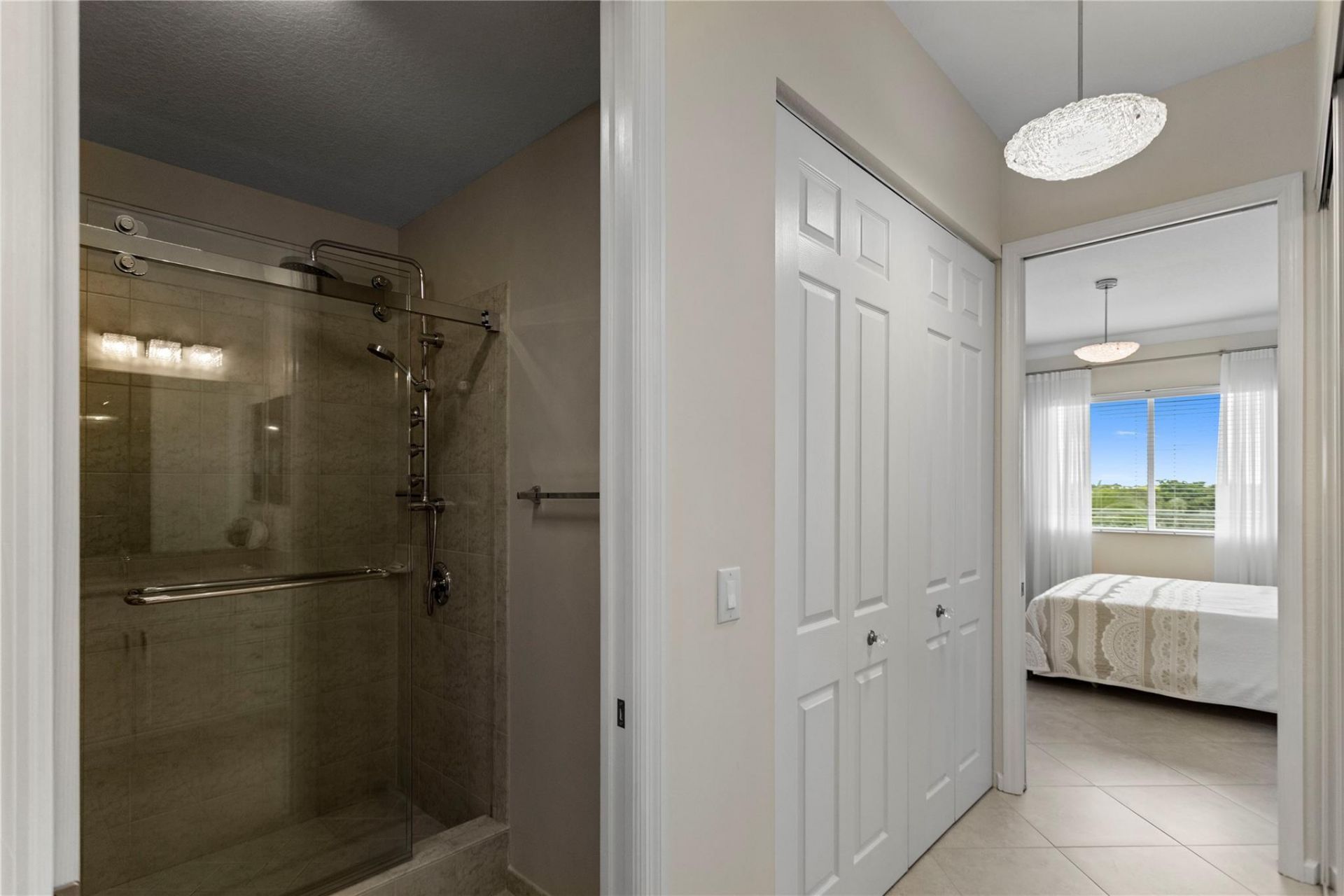 3500 Oaks Clubhouse Dr, Unit 505, Pompano Beach, FL 33069 Photo