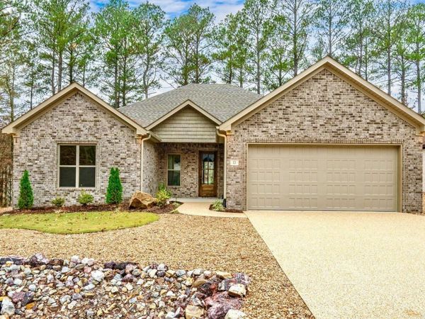 13 Villas Way, Hot Springs Village, AR 71909