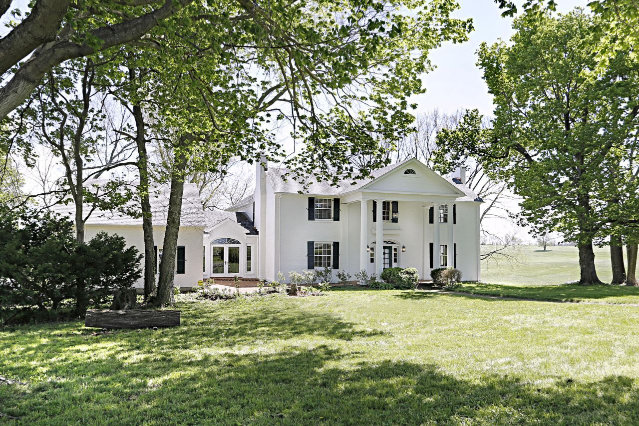 2600 Paynes Mill Road, Versailles, KY 40383