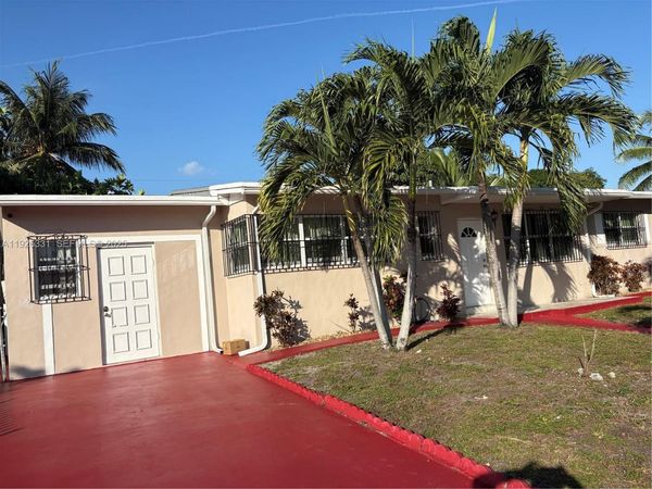 325 NW 193rd Ter, Miami Gardens, FL 33169