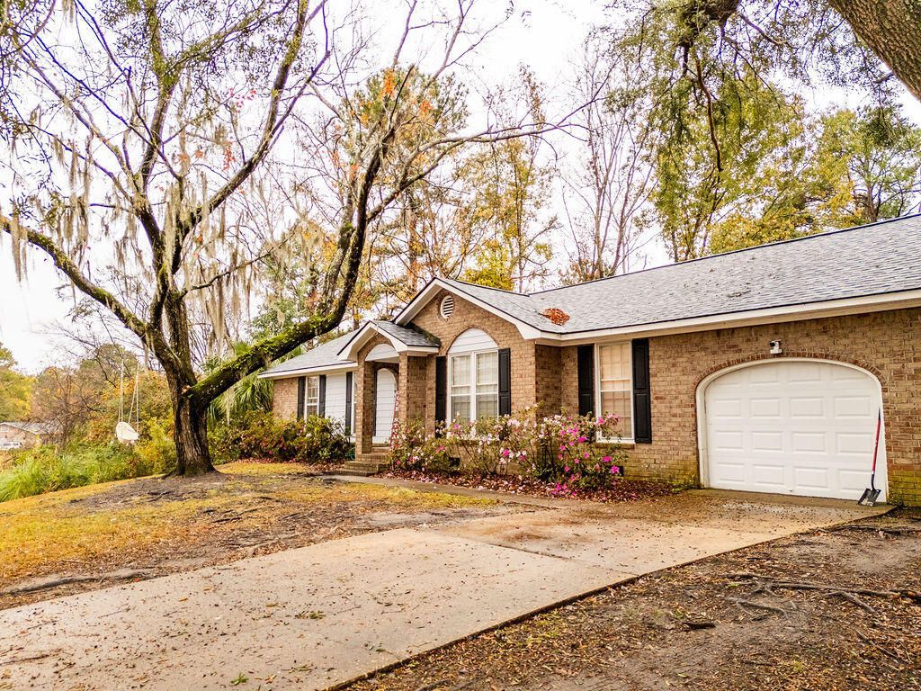 134 Tall Pines Road Photo 2