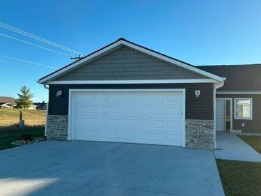 1037 Village Lane, Detroit Lakes, MN 56501