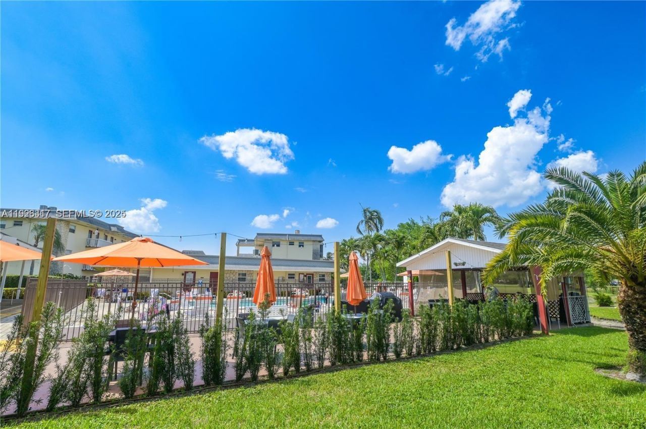 4441 NW 16th St, Unit J108, Lauderhill, FL 33313 Photo