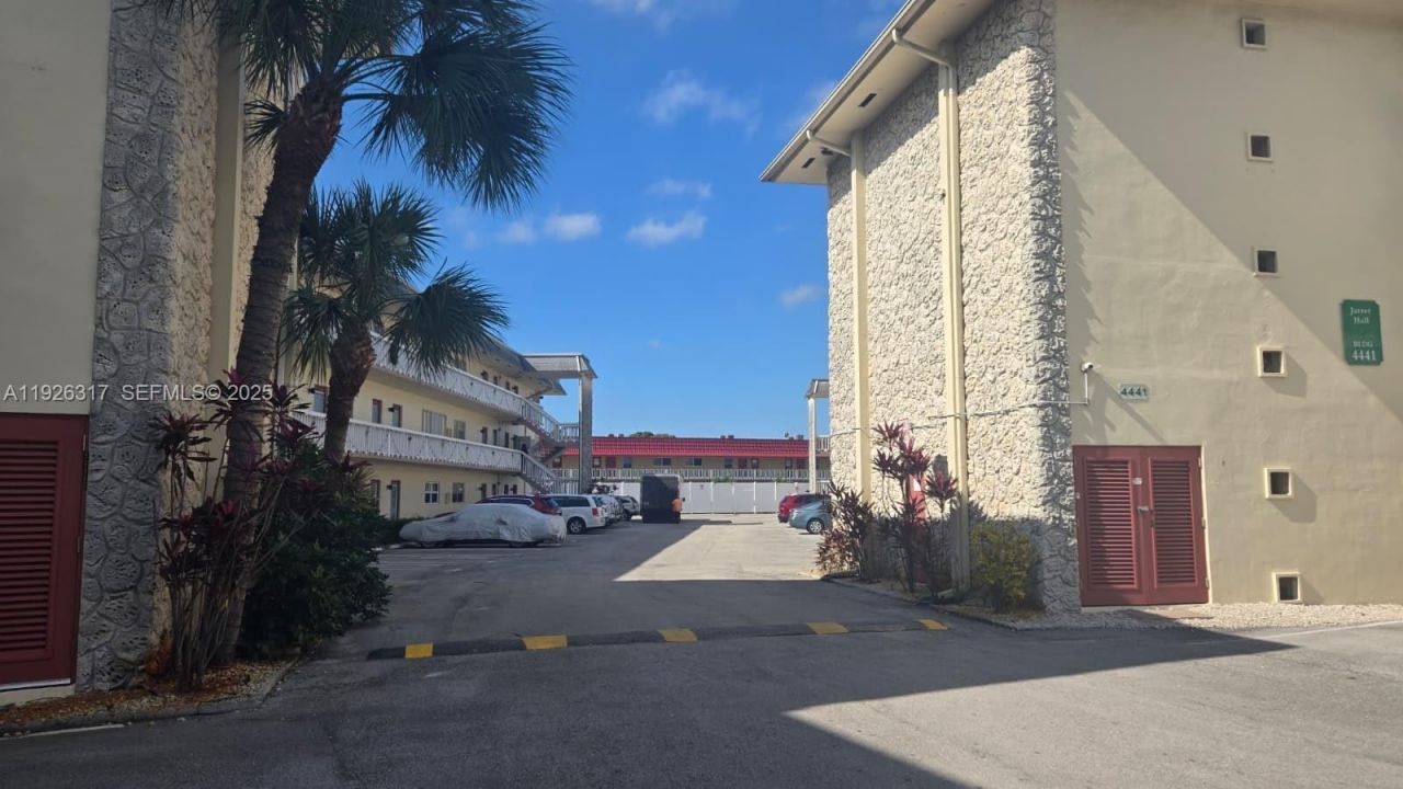 4441 NW 16th St, Unit J108, Lauderhill, FL 33313 Photo