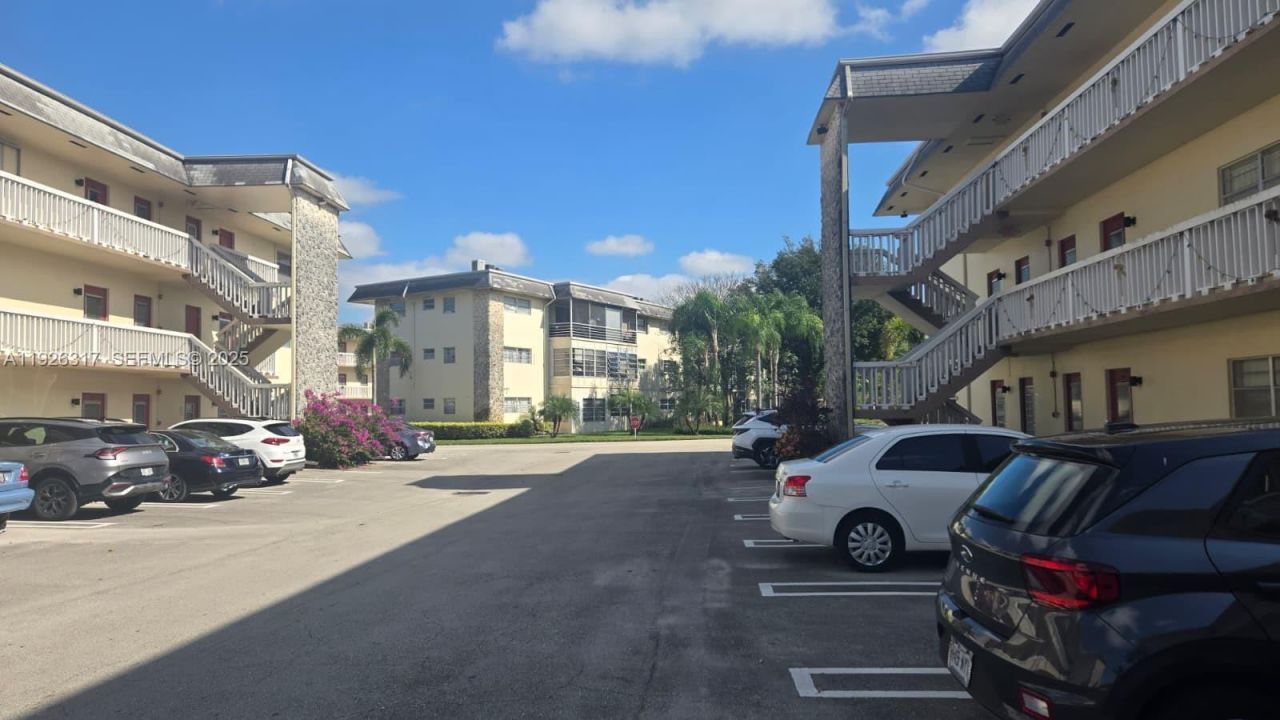 4441 NW 16th St, Unit J108, Lauderhill, FL 33313 Photo