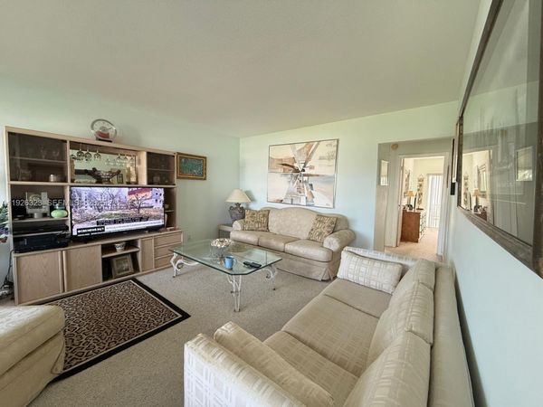 90 Easthampton D, Unit 90, West Palm Beach, FL 33417