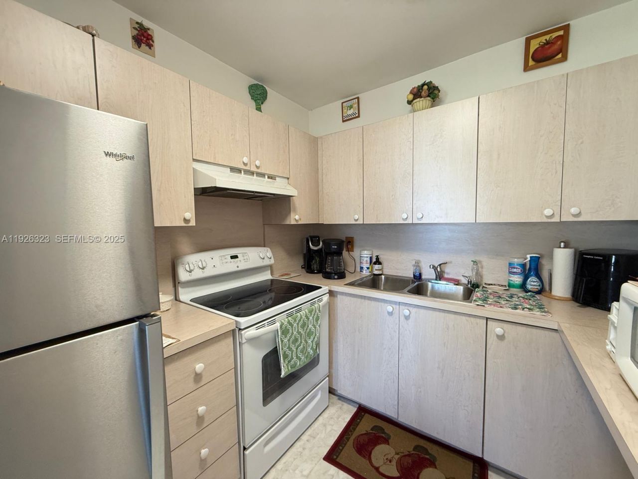 90 Easthampton D, Unit 90, West Palm Beach, FL 33417 Photo
