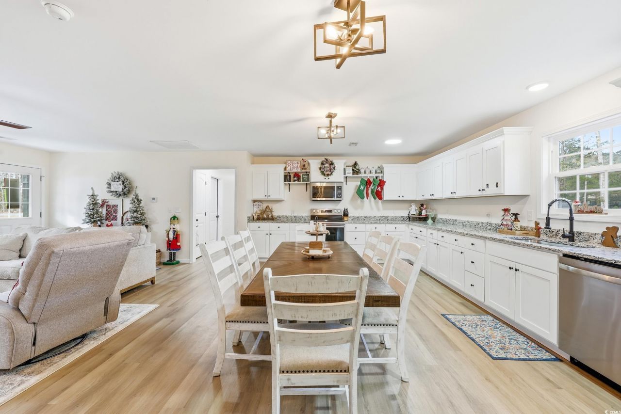 160 Leadwood St. Photo 13