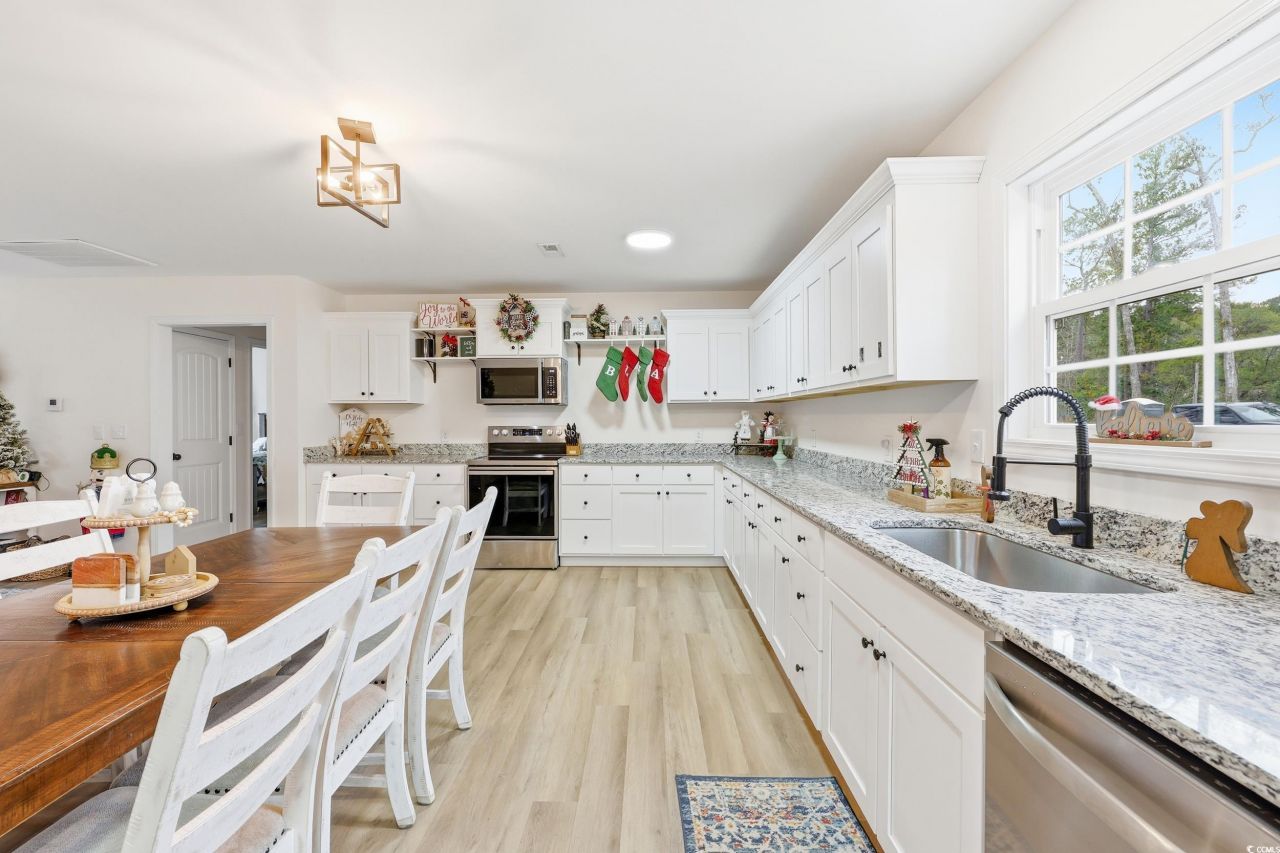 160 Leadwood St. Photo 14