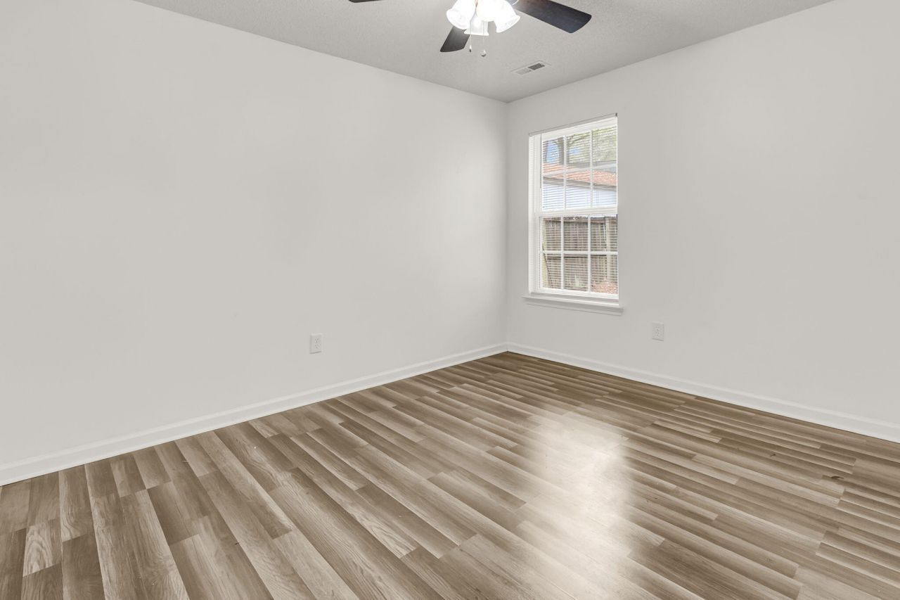 127 Trickle Drive Photo 18