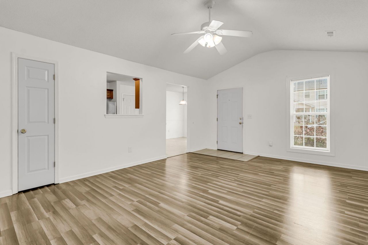 127 Trickle Drive Photo 9