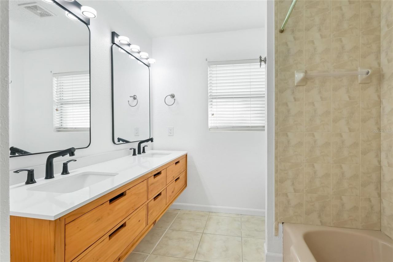 333 Sally Lee Drive, Ellenton, FL 34222 Photo