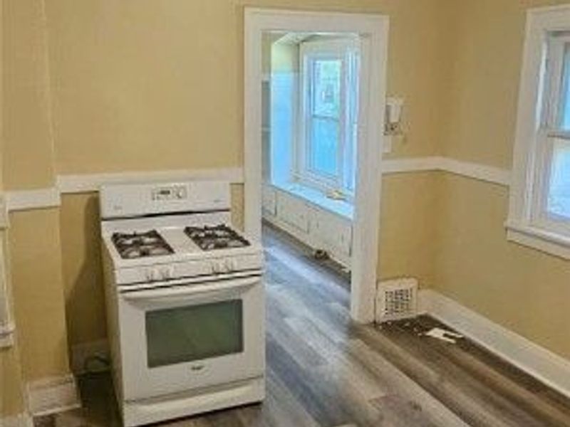 12909 Woodside Avenue, Cleveland, OH 44108 Photo 3