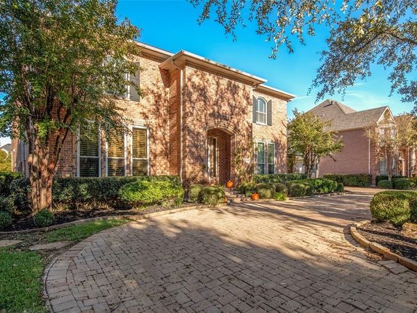 2206 Clearspring Drive N, Irving, TX 75063