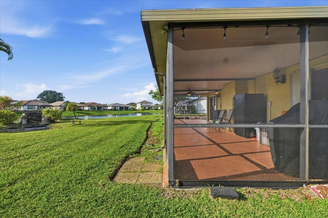 8213 Cassia Ter, Tamarac, FL 33321 Photo