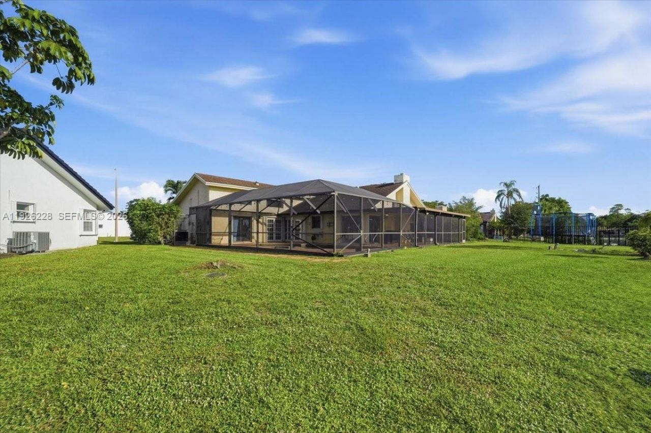 8213 Cassia Ter, Tamarac, FL 33321 Photo