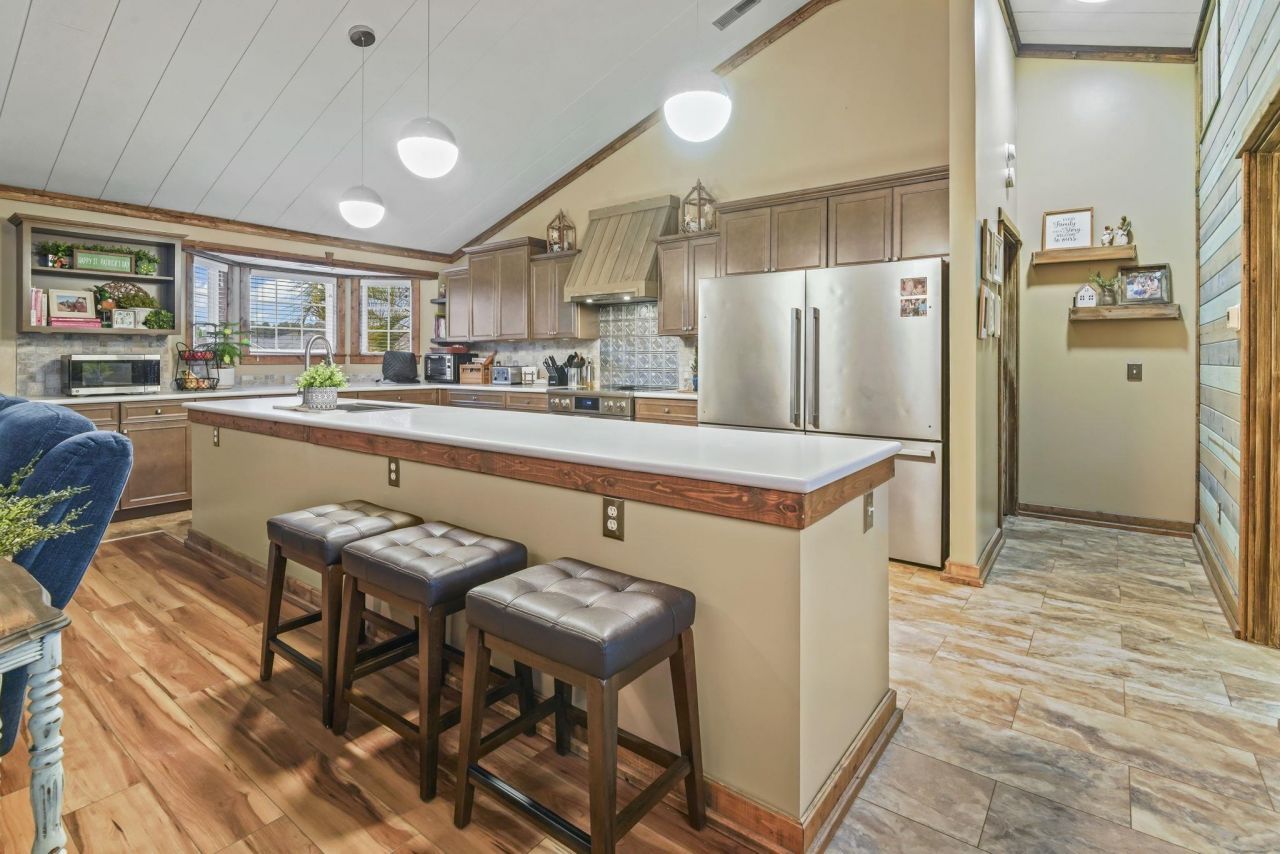 1427 Half Penny Loop Photo 14