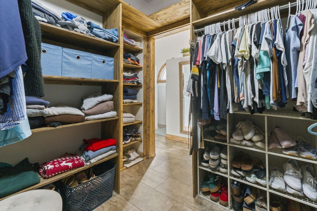 1427 Half Penny Loop Photo 24