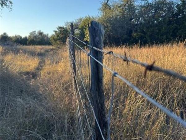 837 Brooklyn Drive, Mountain Home, TX 78058