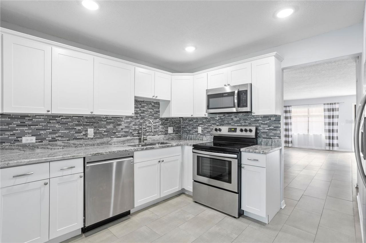 4920 Locust Street Ne, Unit 115, Saint Petersburg, FL 33703 Photo