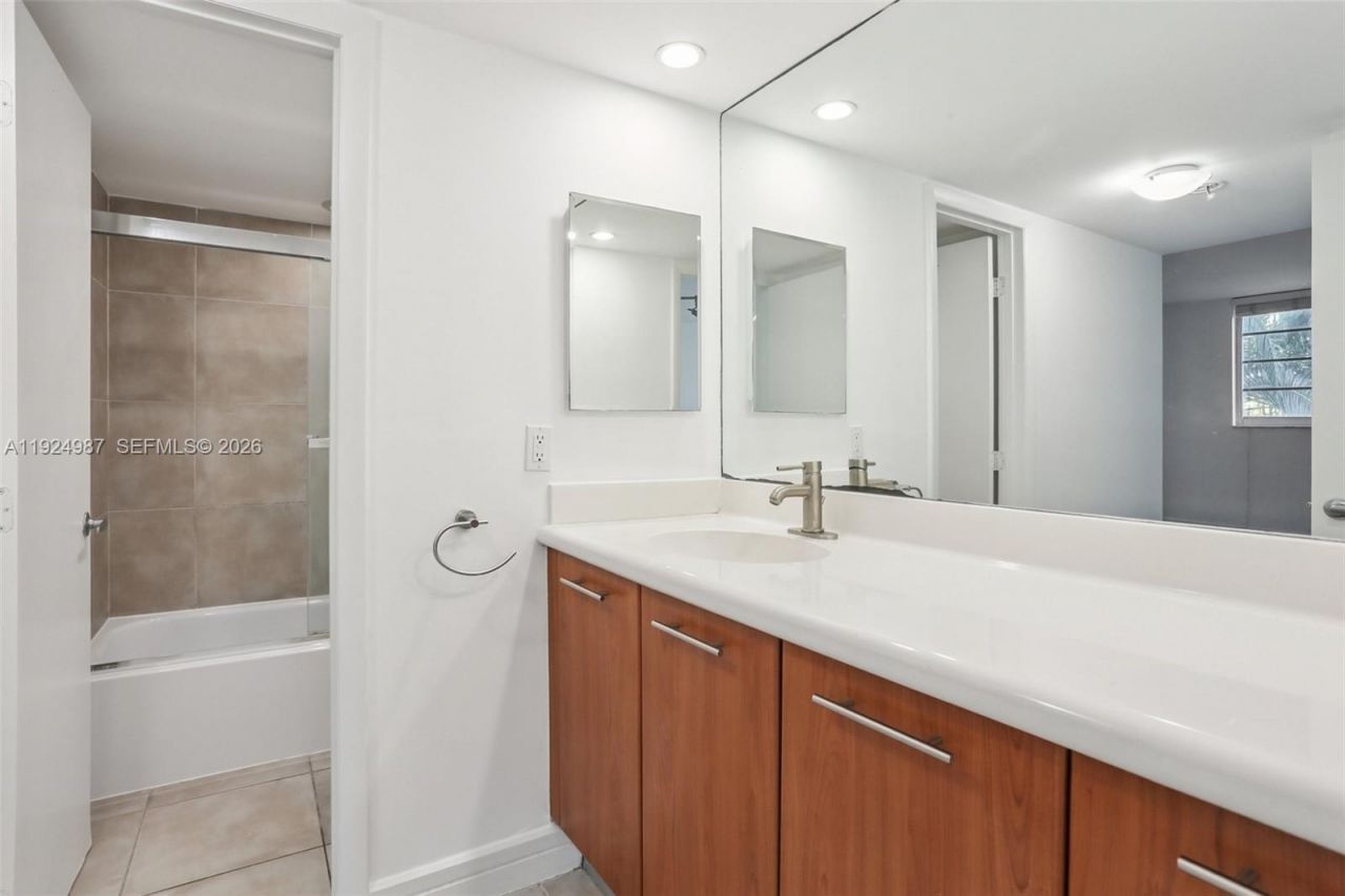 777 NE 62nd St, Unit C400, Miami, FL 33138 Photo