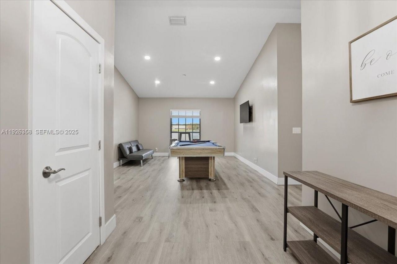 9111 S Lake Miramar Cir, Miramar, FL 33025 Photo