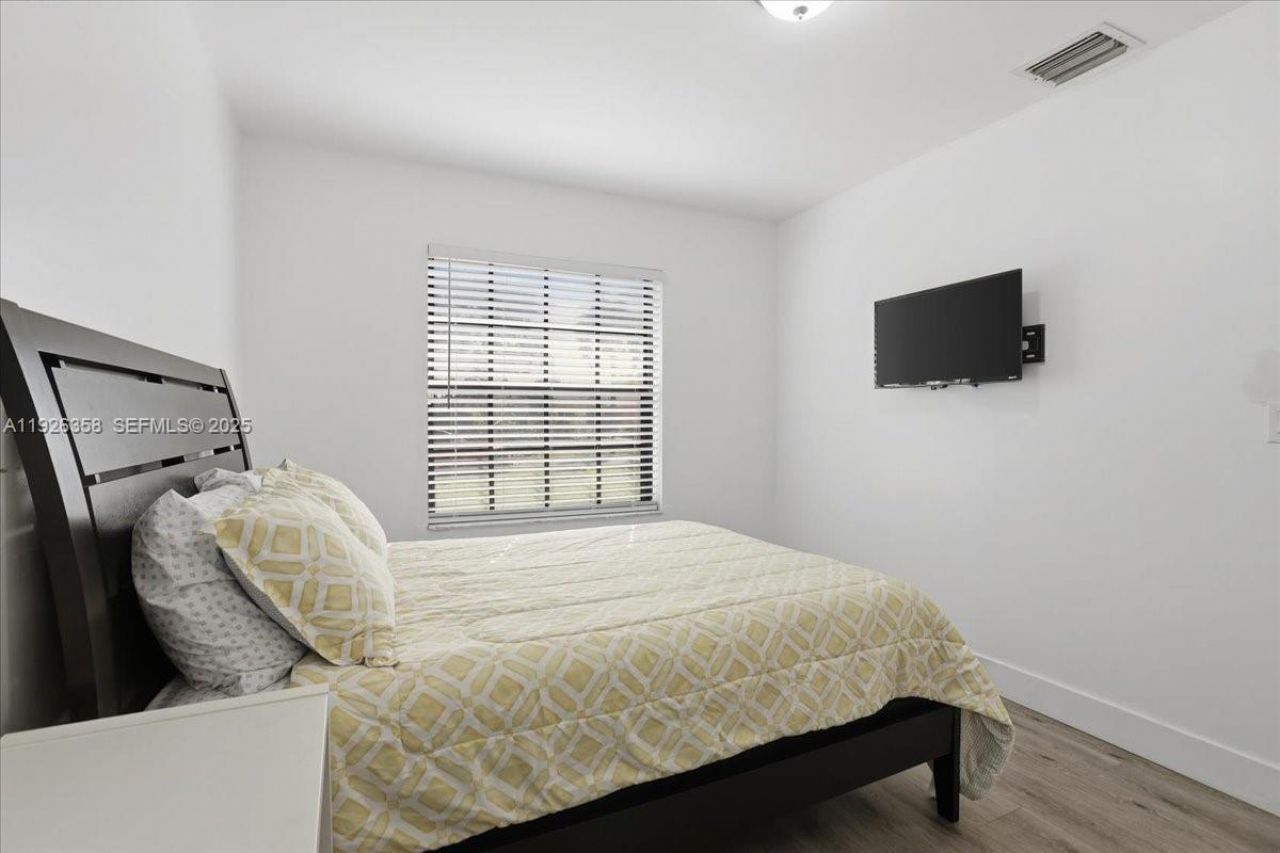 9111 S Lake Miramar Cir, Miramar, FL 33025 Photo