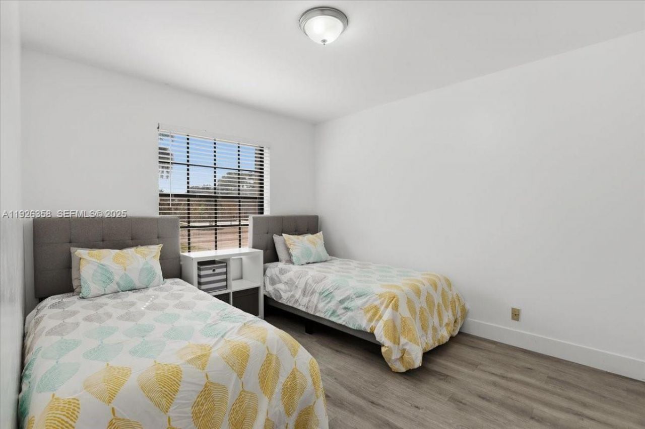 9111 S Lake Miramar Cir, Miramar, FL 33025 Photo