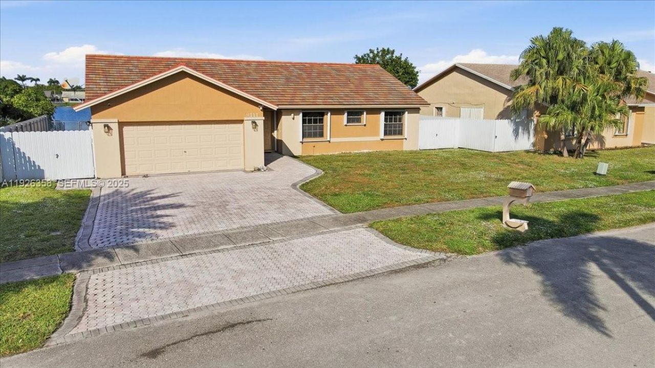 9111 S Lake Miramar Cir, Miramar, FL 33025 Photo