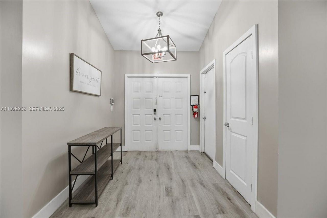 9111 S Lake Miramar Cir, Miramar, FL 33025 Photo