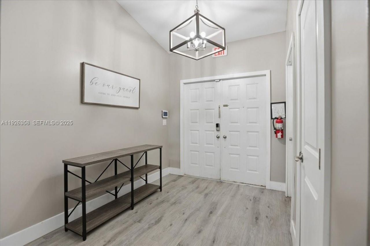 9111 S Lake Miramar Cir, Miramar, FL 33025 Photo