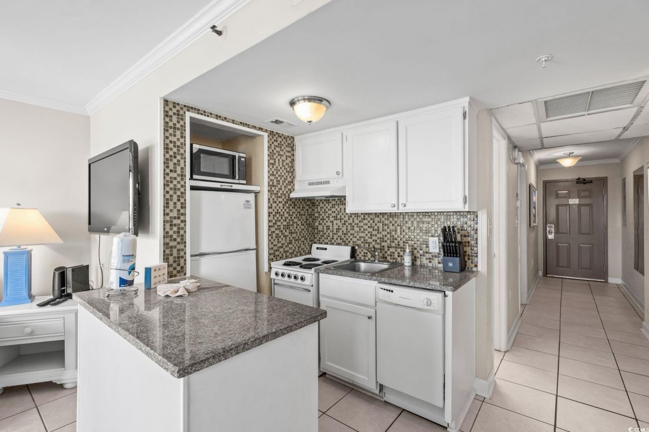 2310 N Ocean Blvd. Photo 10