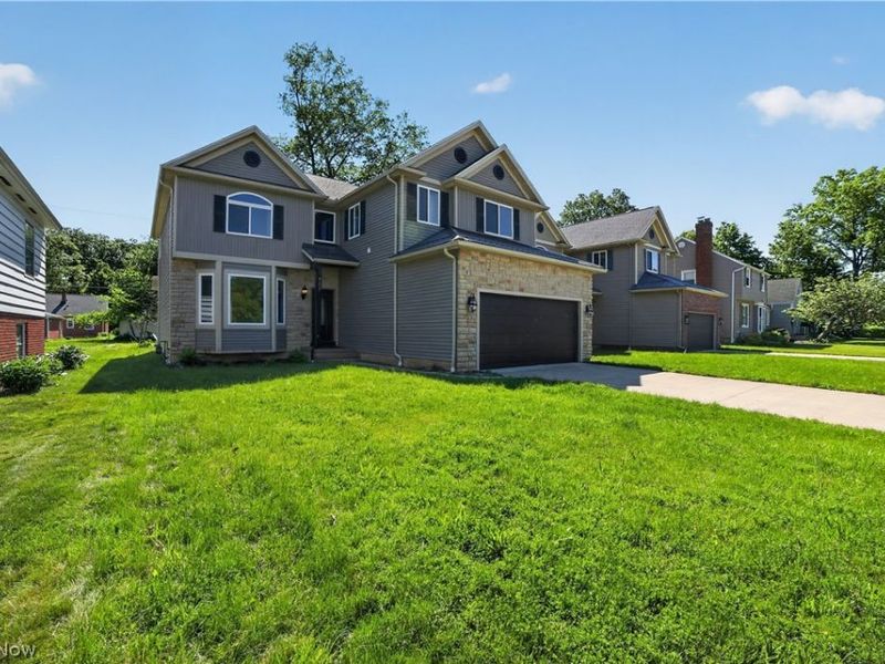 487 Parkside Drive, Bay Village, OH 44140 Photo 2