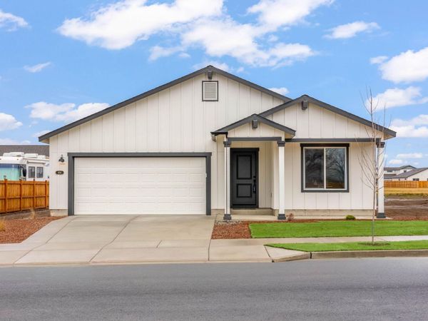 454 NW Monte Vista Avenue, Unit 127, Madras, OR 97741