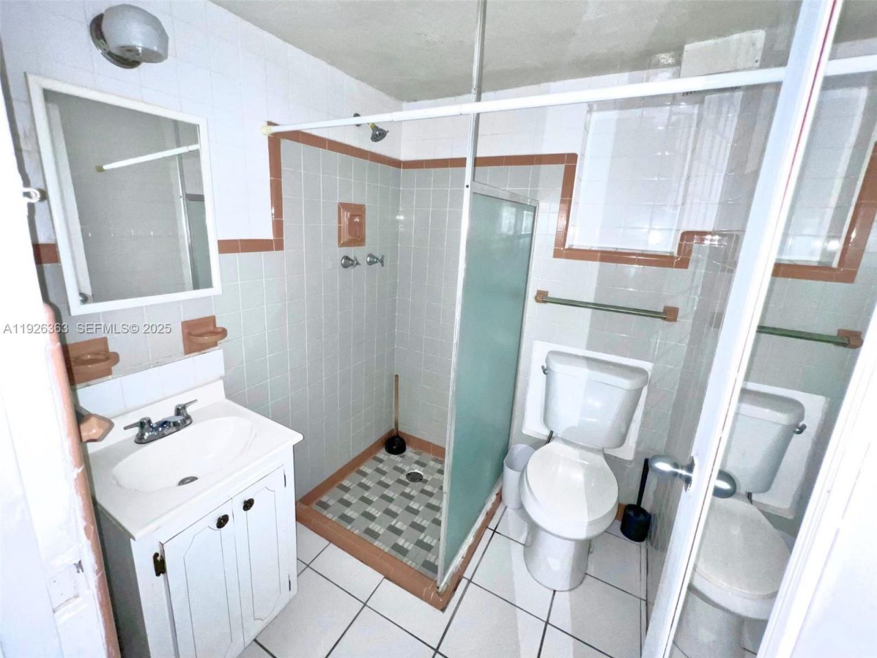 227 Phoenetia Ave, Unit 3, Coral Gables, FL 33134 Photo