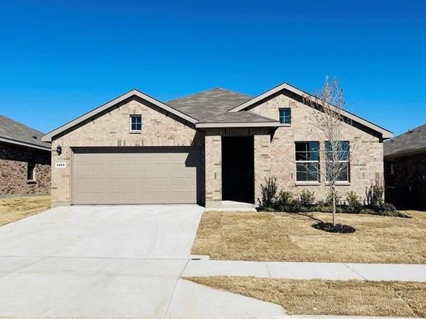 4260 TRICKLING CREEK Lane, Fort Worth, TX 76036