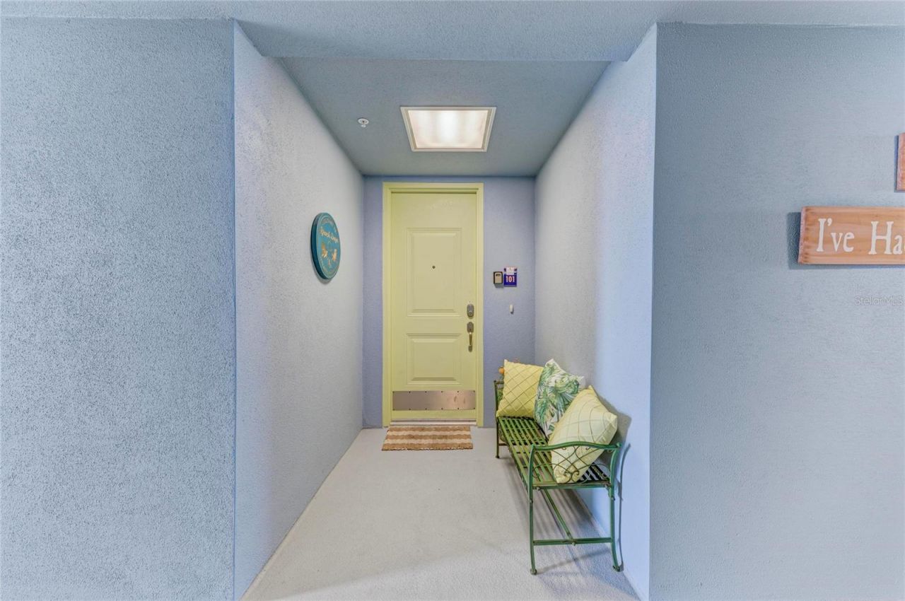 391 Aruba Circle, Unit 101, Bradenton, FL 34209 Photo