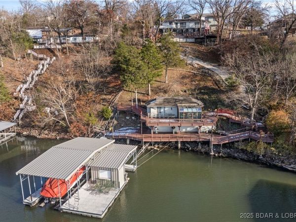 180 Borders Drive, Lake Ozark, MO 65049