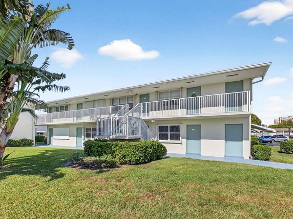 480 Horizons W, Unit 212, Boynton Beach, FL 33435