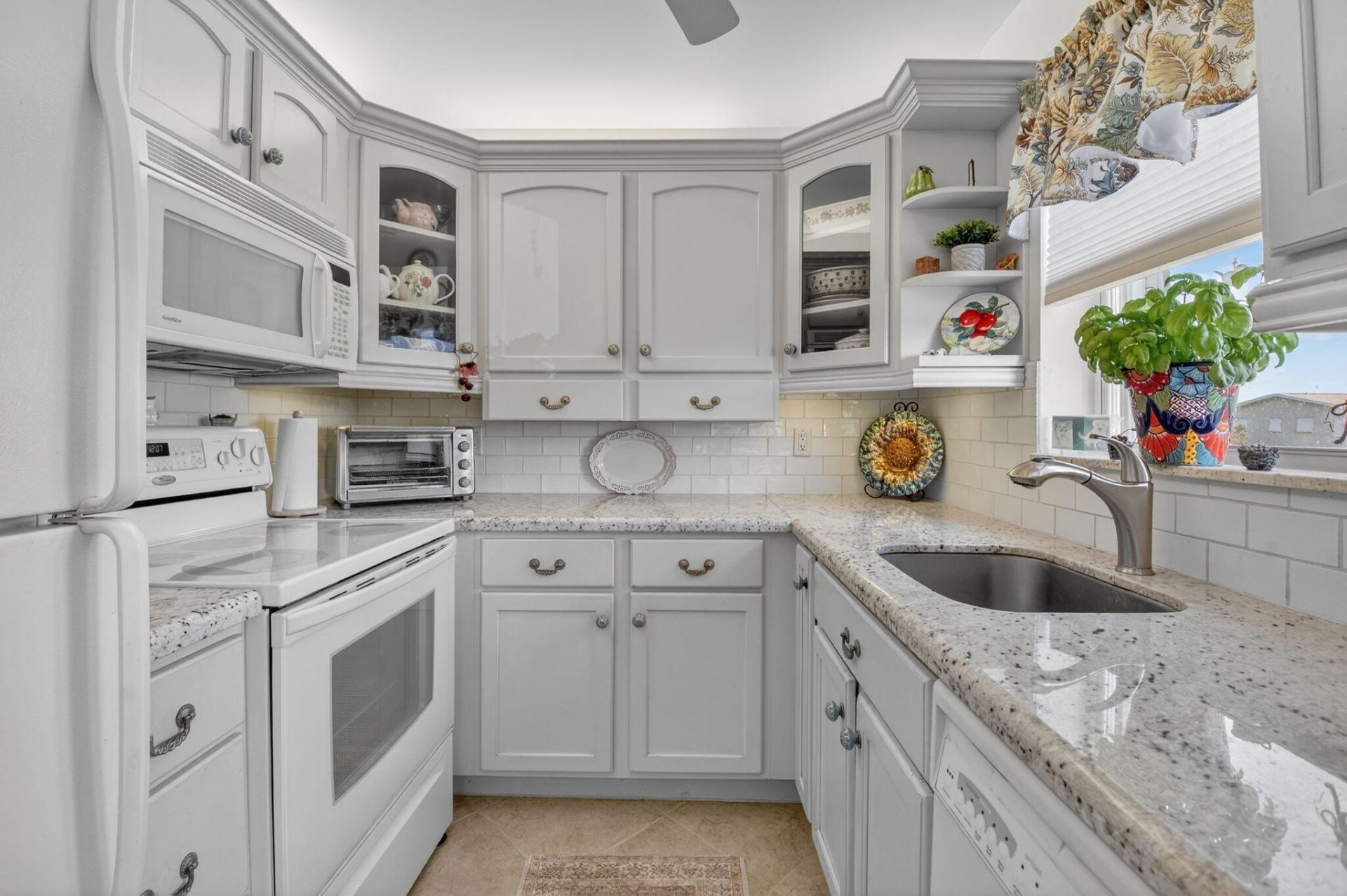 480 Horizons W, Unit 212, Boynton Beach, FL 33435 Photo