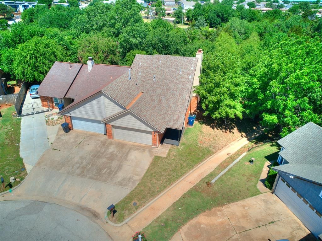 7212 Lakewood Circle, Oklahoma City, OK 73132 Main Photo
