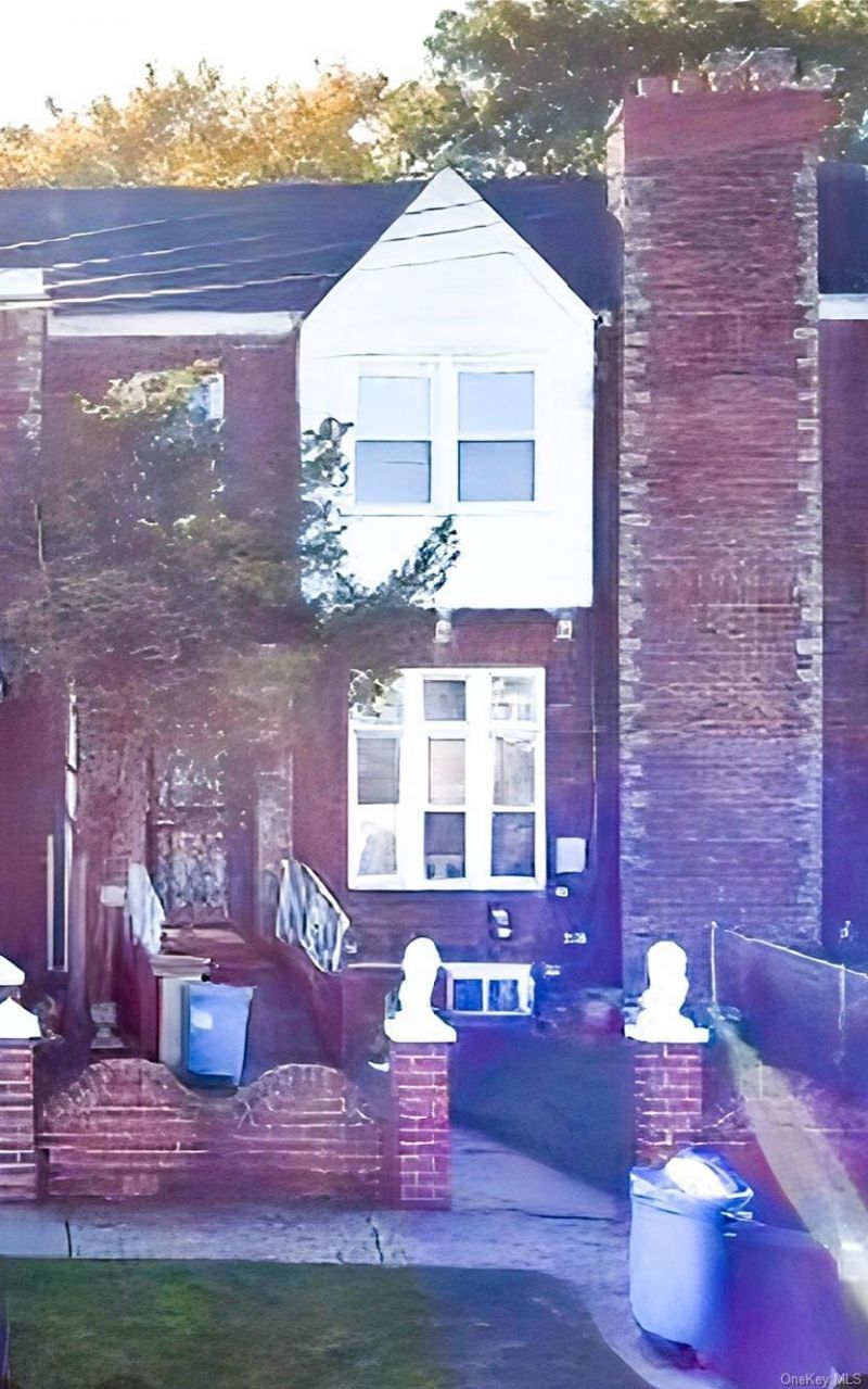 21878 110th Avenue, Jamaica, NY 11429 Main Photo