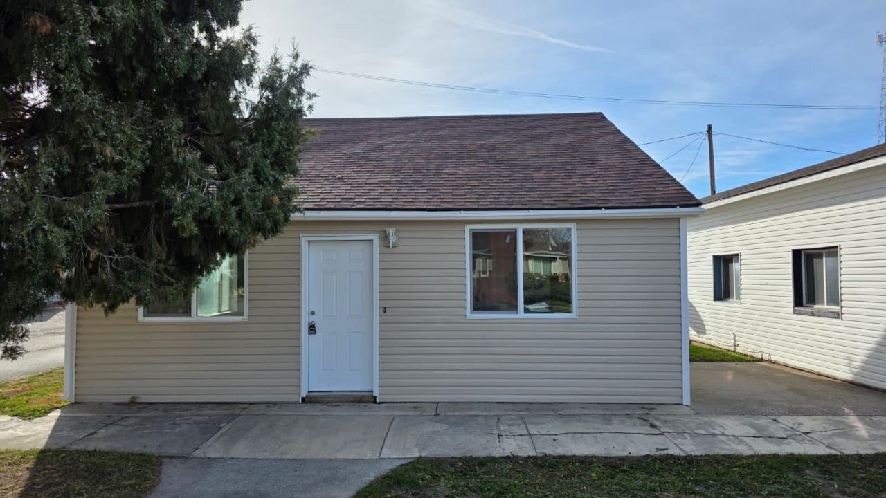 56 W Francis, Blackfoot, ID 83221 Main Photo