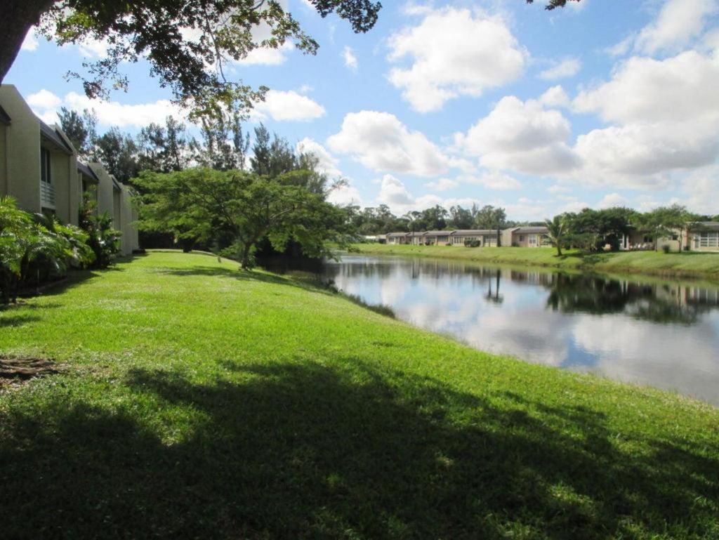 154 Lake Meryl Drive, Unit 259, West Palm Beach, FL 33411 Photo